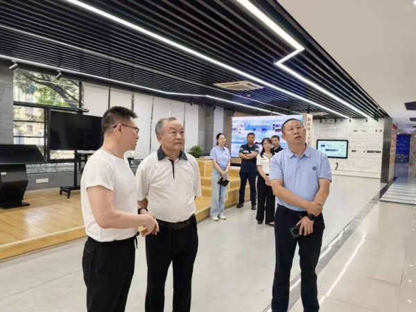 丁忠民带队赴深度校企合作企业开展调研