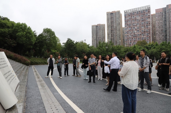 南京市生活实践教育项目学校来校参观交流
